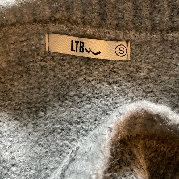 Loose Fitting Knitted Sweater - size S - Picture 2 of 2